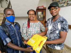 Lire la suite à propos de l’article Jeu concours du Bulletin Afia Amani Grands-Lacs : Ntiharirizwa Jérôme de nationalité burundaise gagne un premier prix