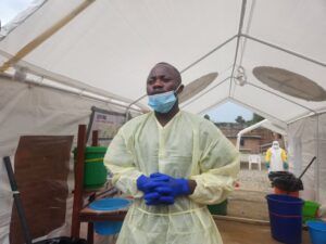 Ituri : la couverture médiatique de l&rsquo;épidémie d&rsquo;Ebola expose les journalistes à un risque de contamination, alerte Freddy Lorima